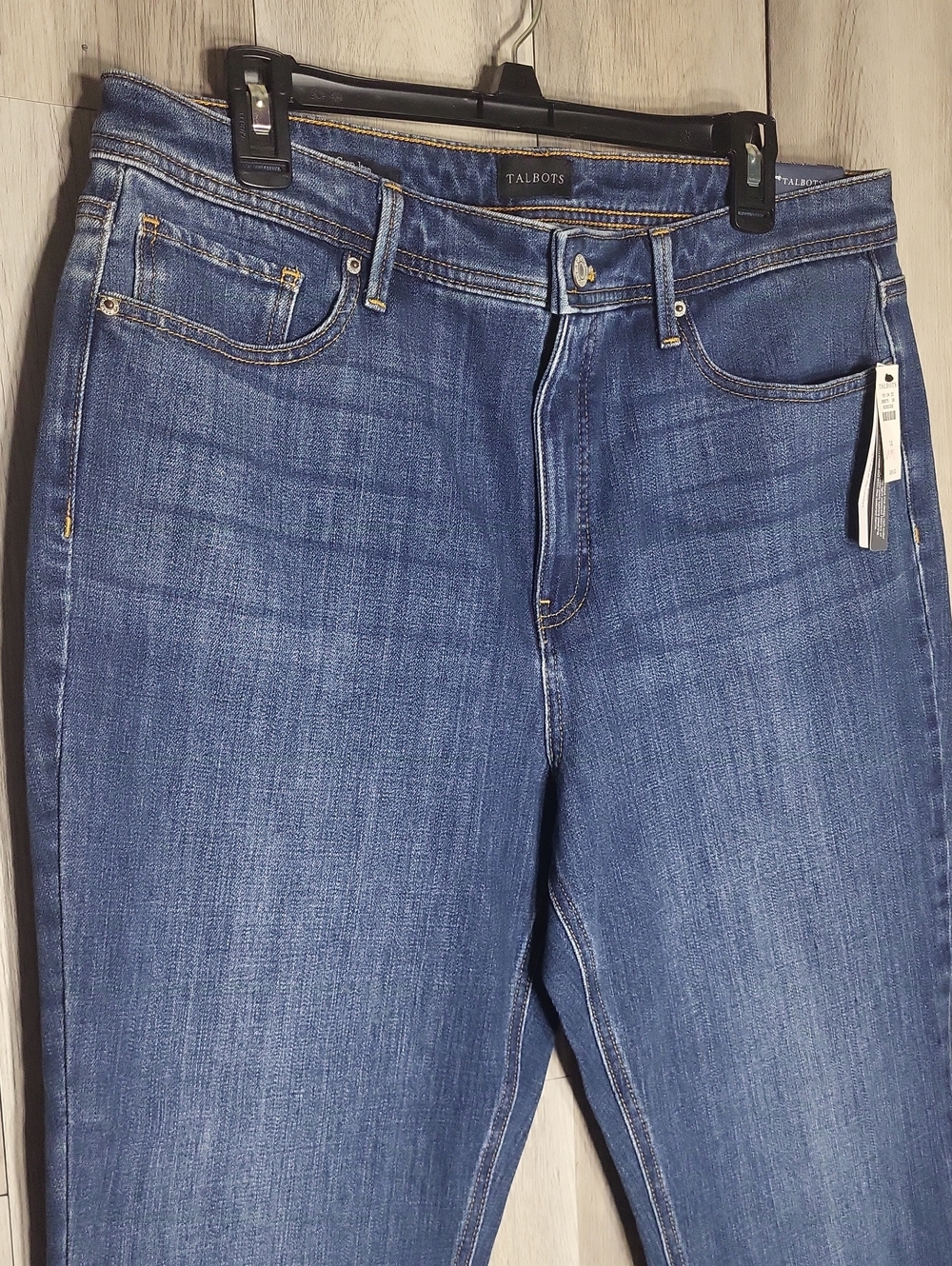 Talbots Demi Boot Cut Crop Jeans Women’s 14 NWT Medium Wash Denim Slimming - Picture 2 of 8